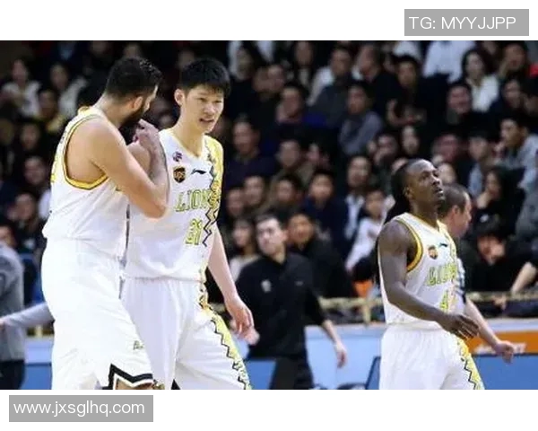 广州篮球队以79分稳居挑战赛积分榜首位展现强劲实力